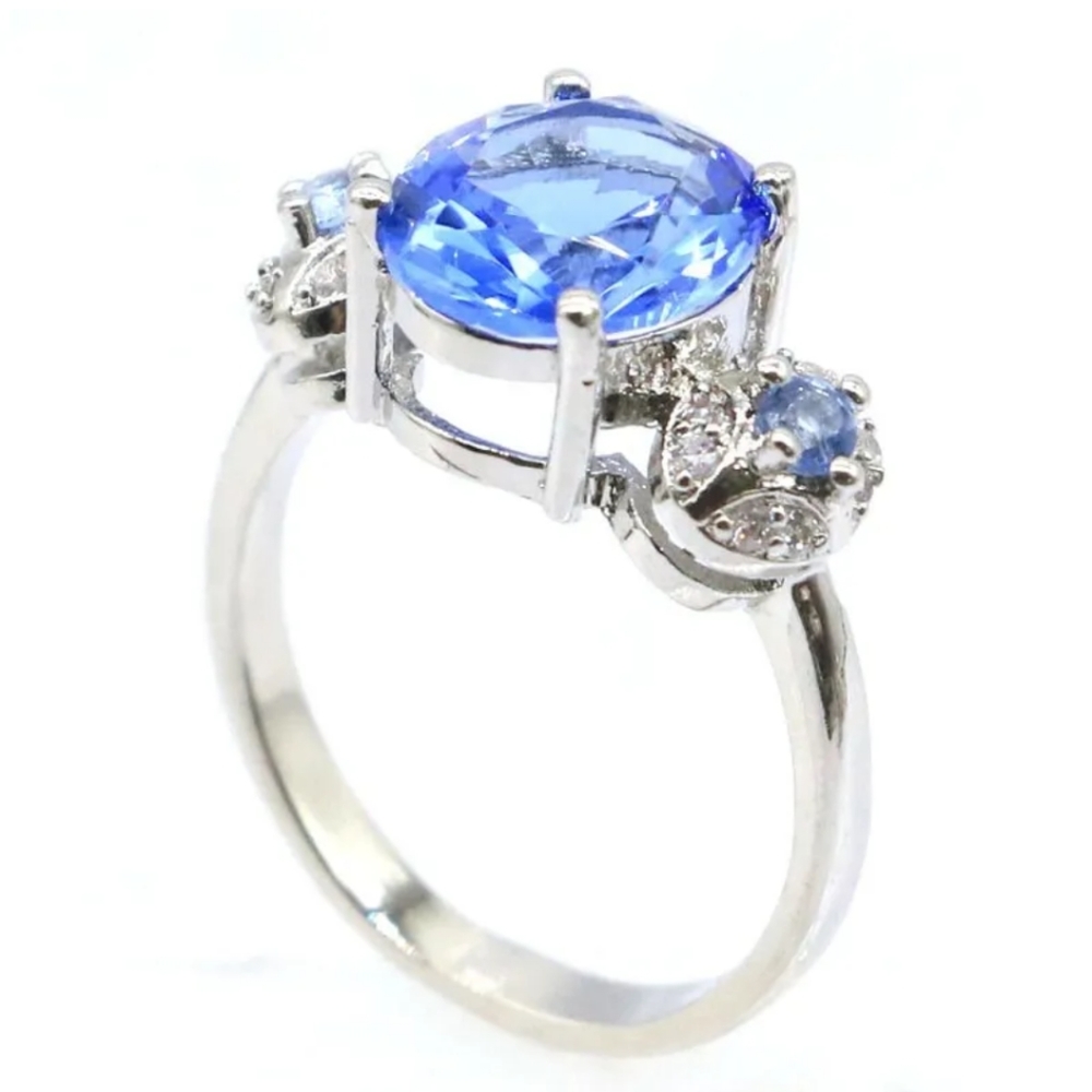New size 8 tanzanite cz sterling silver ring